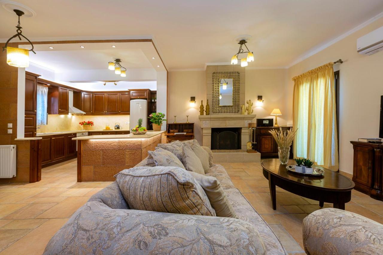 Solaris Methea- Luxury Central Villa By The Castle Kasziópi Kültér fotó