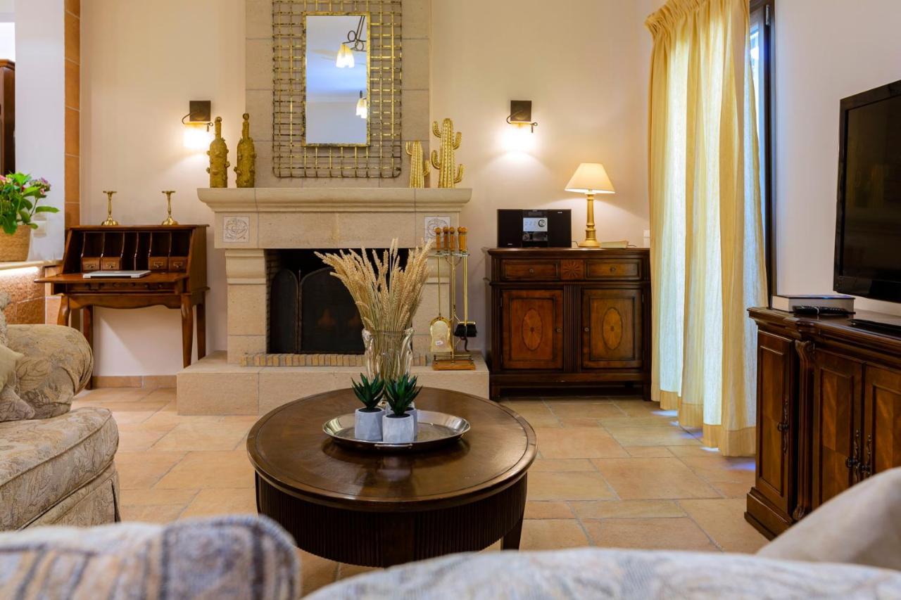 Solaris Methea- Luxury Central Villa By The Castle Kasziópi Kültér fotó