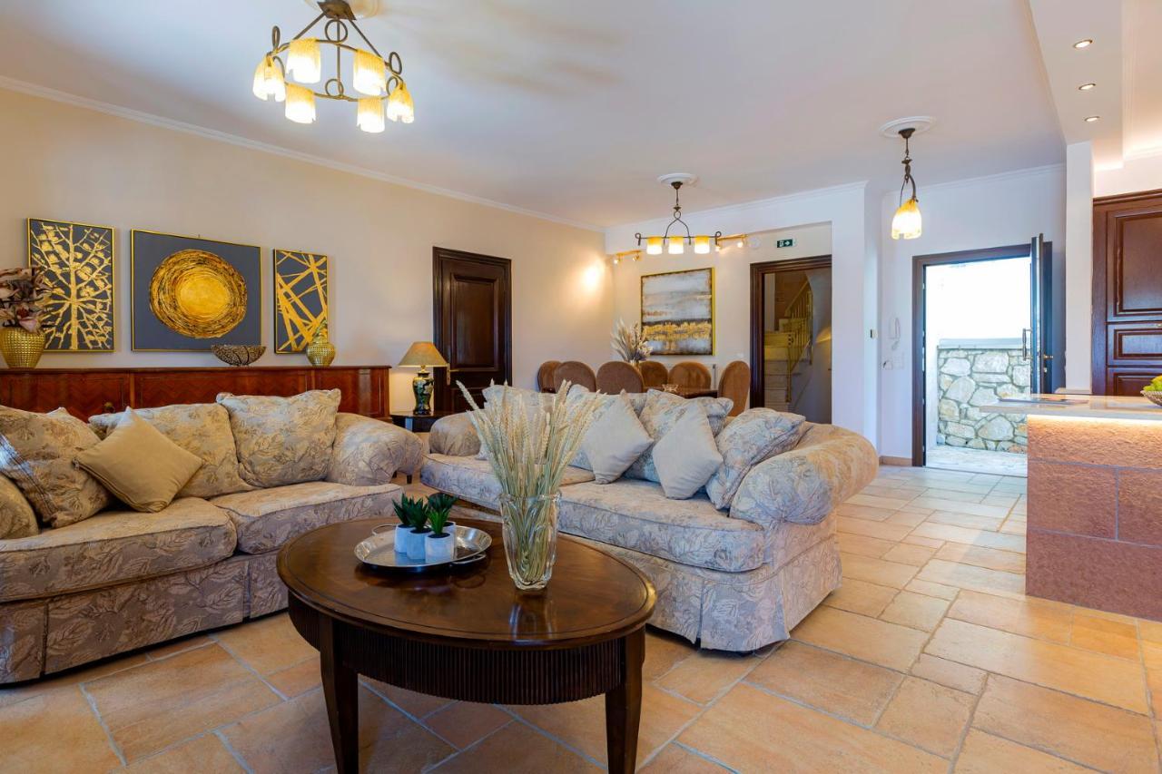 Solaris Methea- Luxury Central Villa By The Castle Kasziópi Kültér fotó