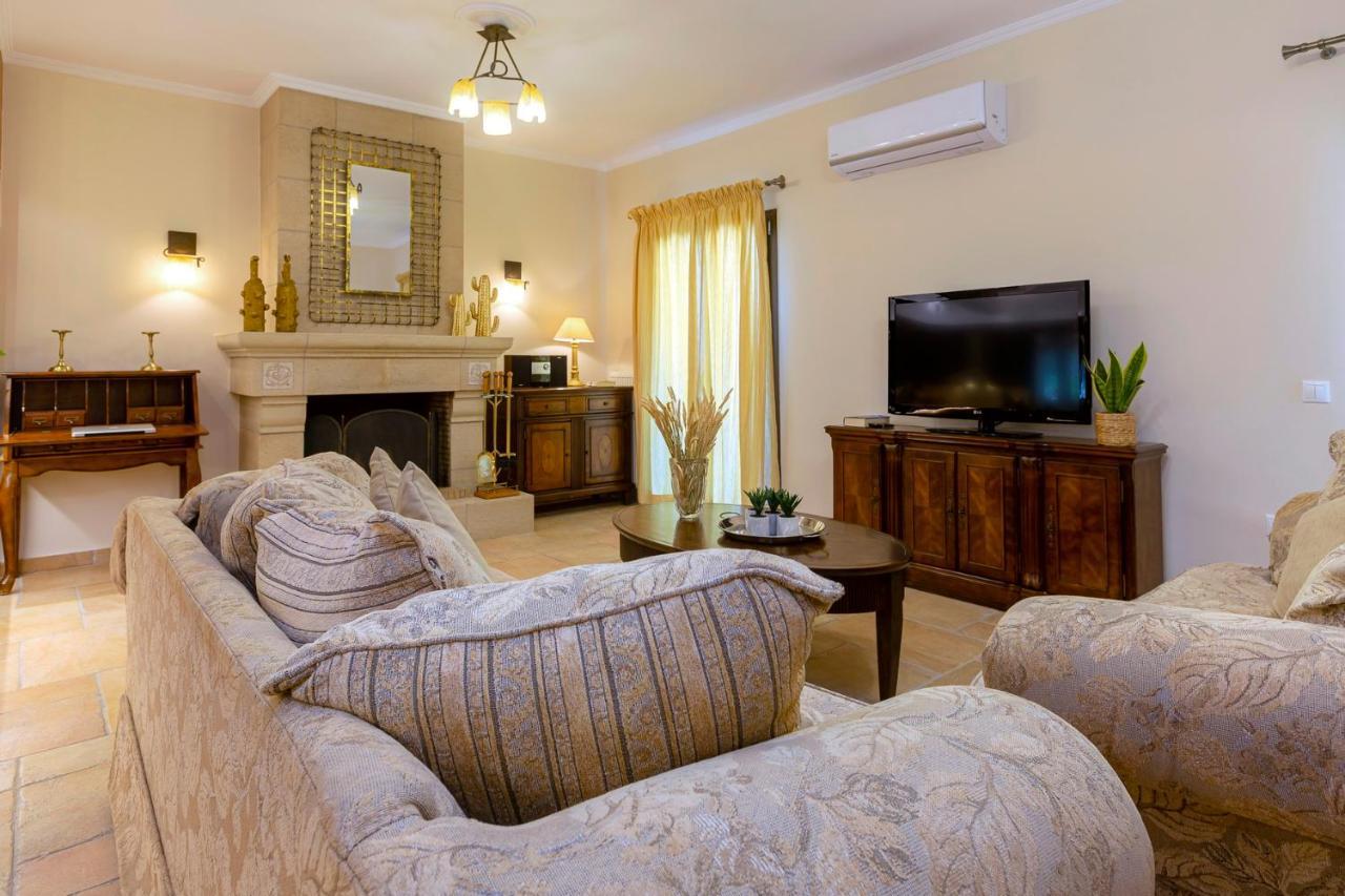 Solaris Methea- Luxury Central Villa By The Castle Kasziópi Kültér fotó