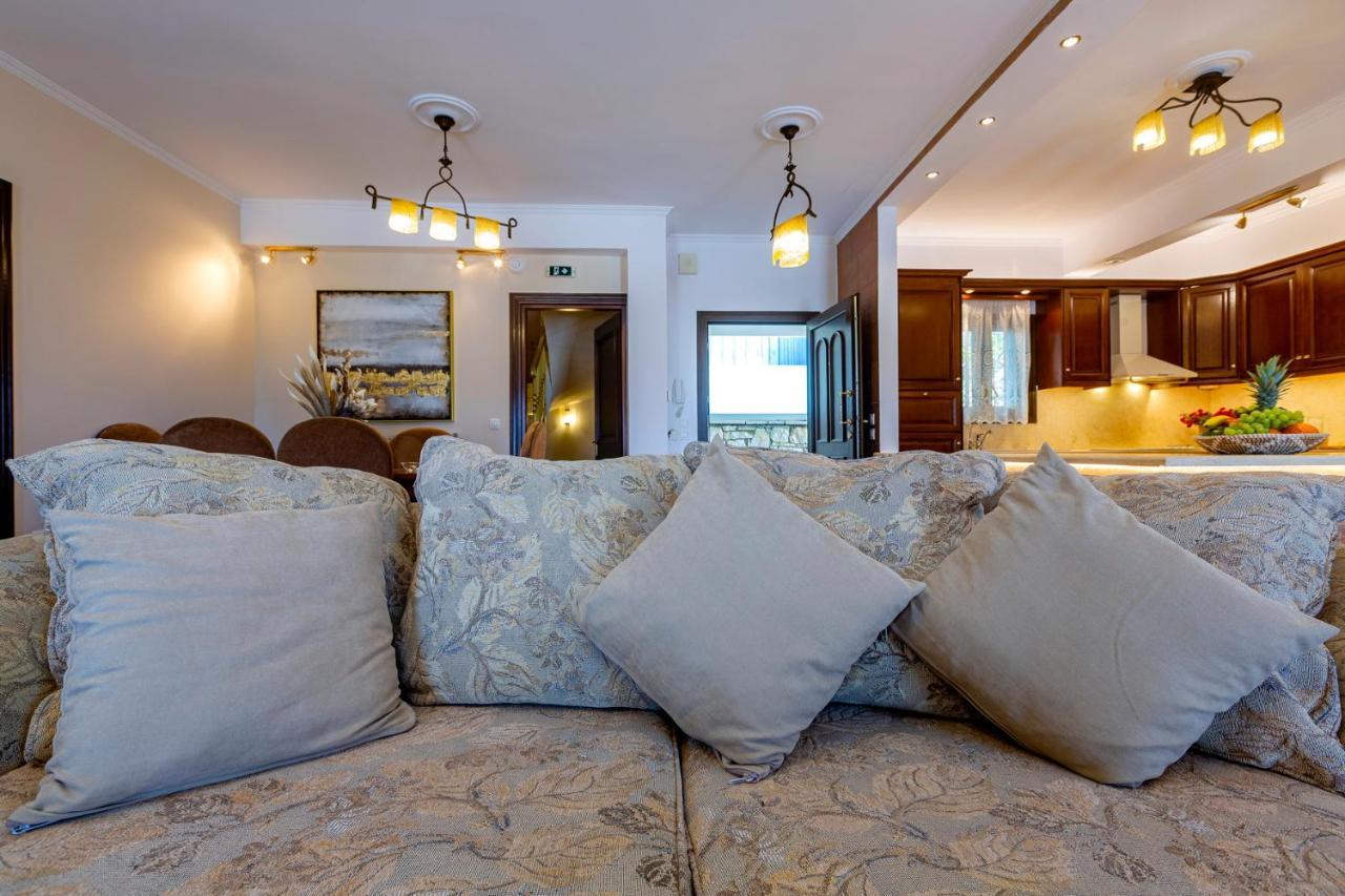 Solaris Methea- Luxury Central Villa By The Castle Kasziópi Kültér fotó